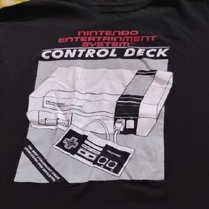 Men's Black Vintage Large Nintendo Entertainment System NES Video Game Shirt